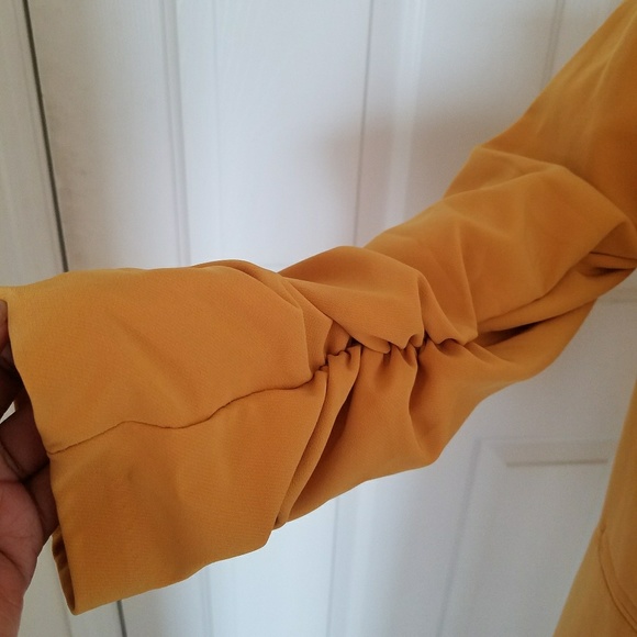 🌺 Boho Mustard color blazer - Picture 2 of 5